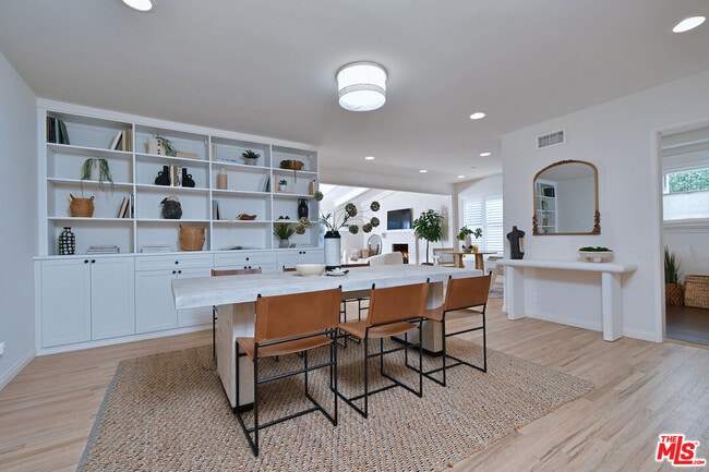 Building Photo - 12614 Morrison St