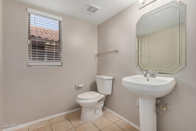 Building Photo - 10377 W Piccadilly Rd