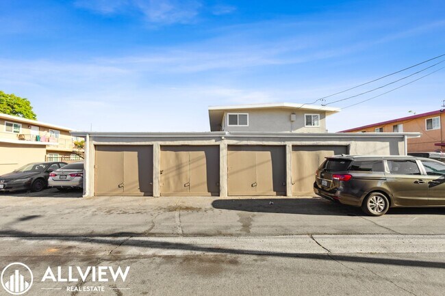 Building Photo - 3407 W Olinda Ln