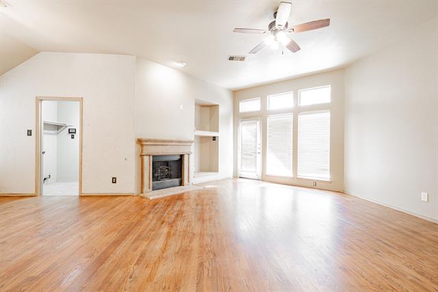 Building Photo - 1875 Crestlake Dr