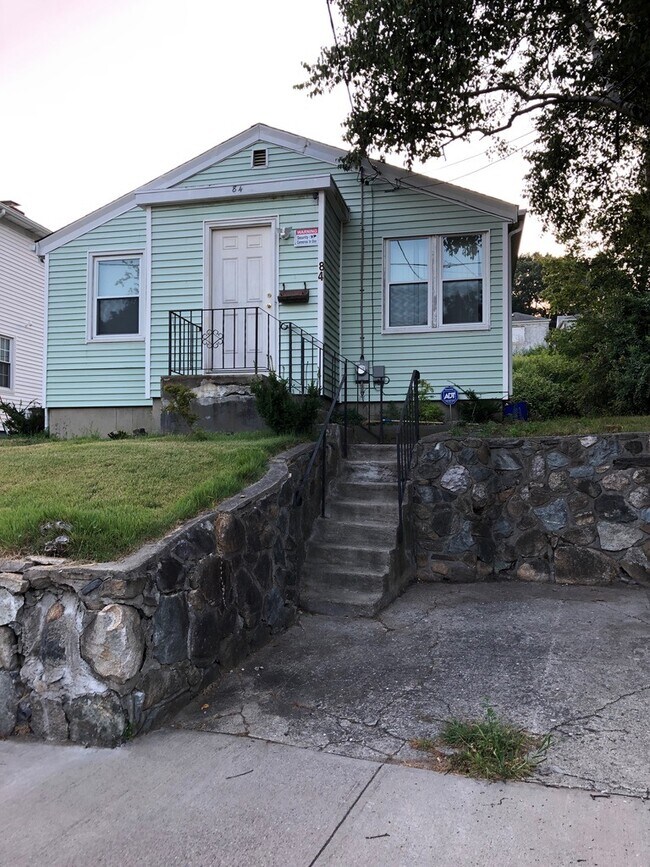 Building Photo - 84 Tyndall Ave