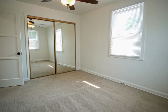 Building Photo - 4213 W Clark St