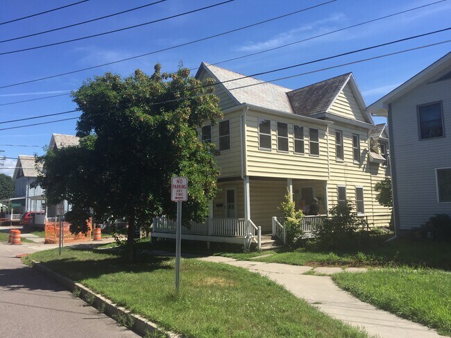 Building Photo - 125 Manhattan Dr