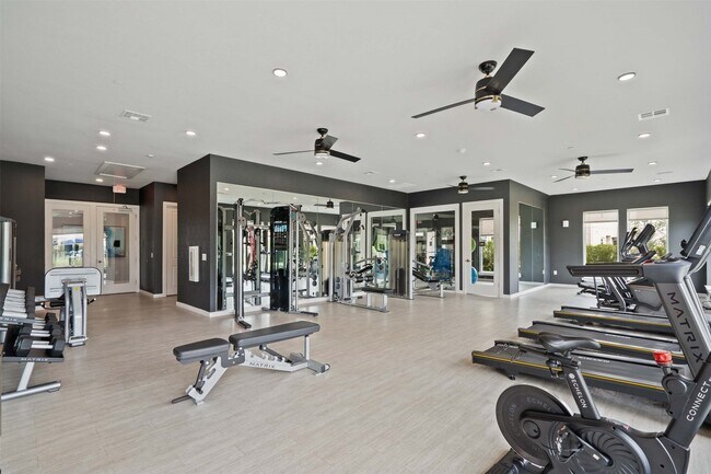 Building Photo - 1101 Halsey Dr