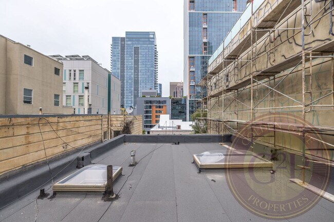 Building Photo - Rincon Hill - 3 BR, 2 BA House 1,164 Sq. Ft. - 3D Virtual Tour, Garage, Yard