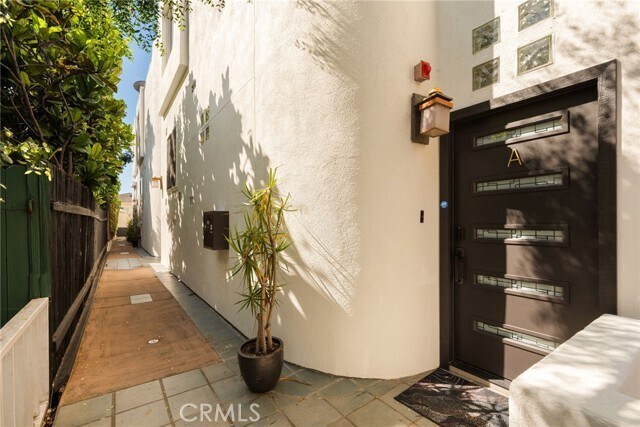 Building Photo - 610 9th St