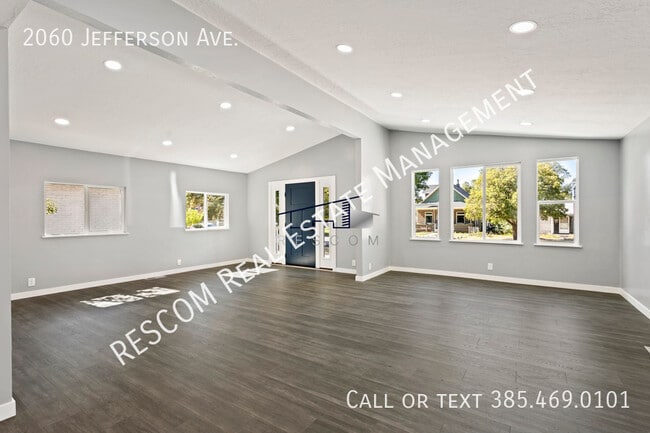 Building Photo - 2060 Jefferson Ave