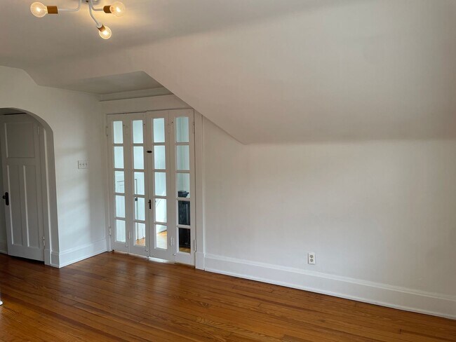 Building Photo - 3406 Erie Ave