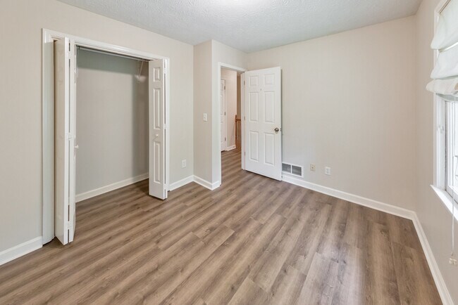 Building Photo - 2980 Hembree Rd NE