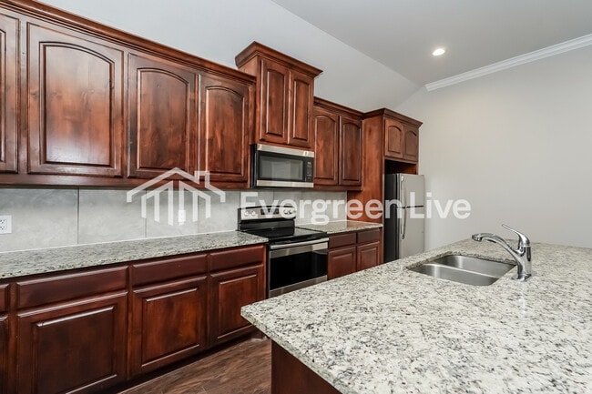 Building Photo - 612 E Parks Ave