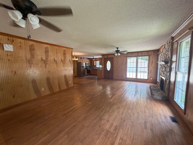 Building Photo - Exclusively Offered By Muse Realty Rentals, LLC