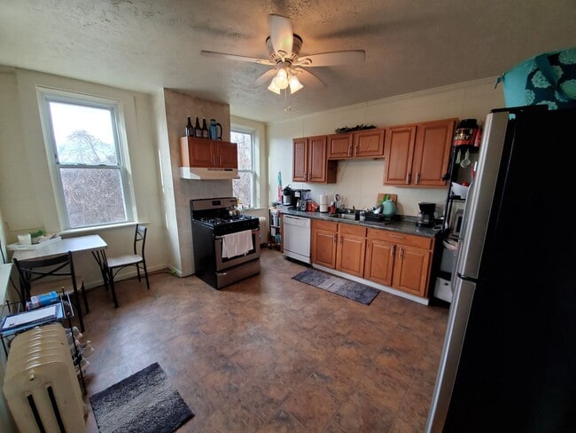 Building Photo - 78 Greenbush St