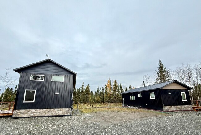 Building Photo - LIKE BRAND NEW SOLDOTNA HOME!