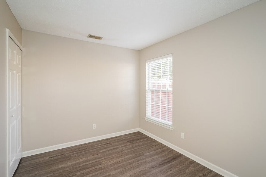 Building Photo - 2633 River Meade Way