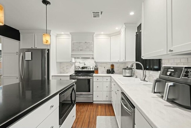 Building Photo - 440 Muskegon Ave