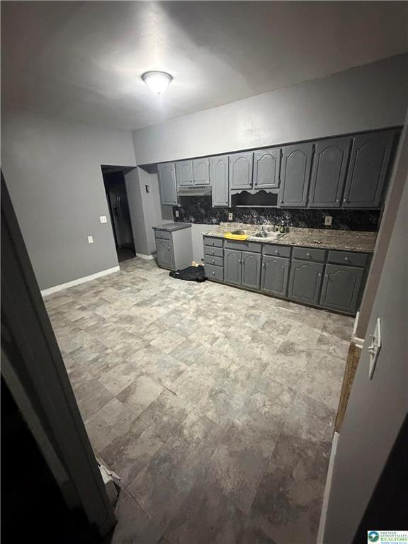 Building Photo - 626 Oak St