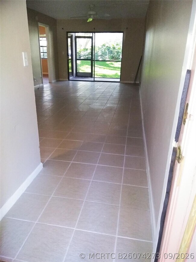 Building Photo - 301 Norwood Terrace