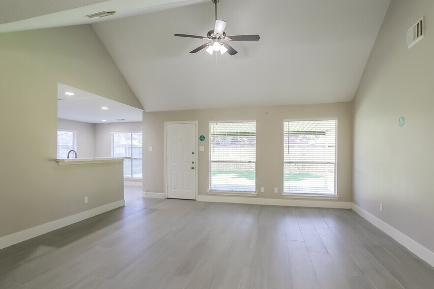 Building Photo - 6026 Egypt Dr