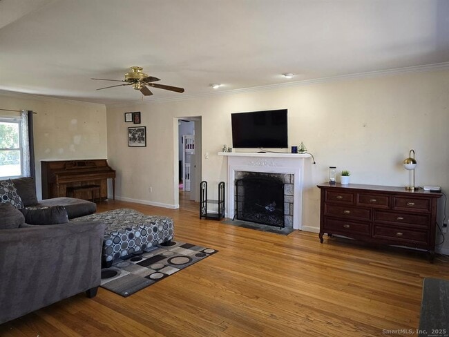 Building Photo - 856 Shagbark Dr