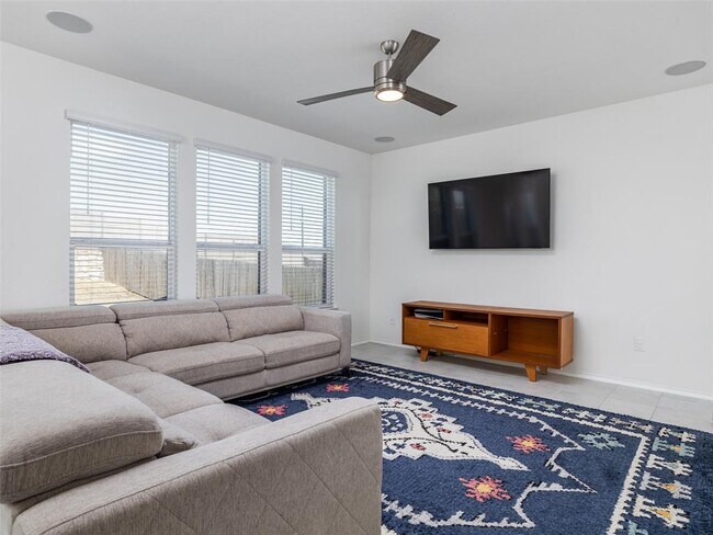 Building Photo - 7106 Summer Tanager Dr
