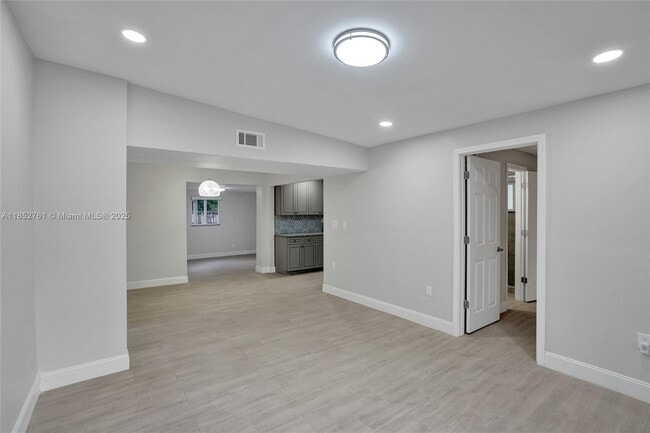 Building Photo - 3800 SW 58th Terrace