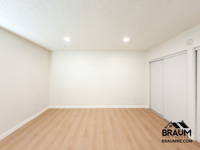 Building Photo - 4636 Laurel Canyon Blvd