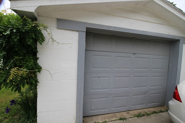 Building Photo - Cozy Three Bedroom House in Simpsonville