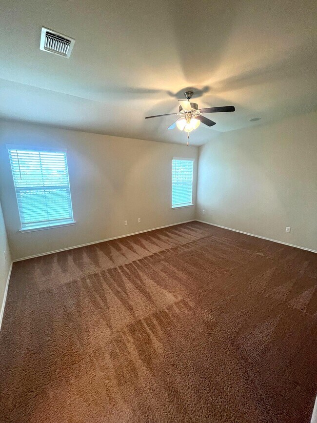 Building Photo - 263 Bainbridge Rd