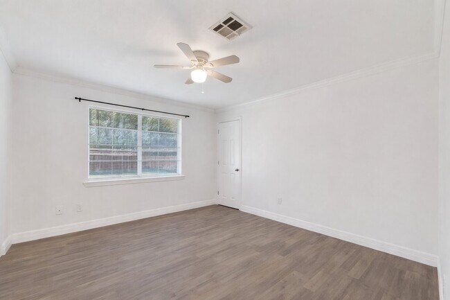 Building Photo - 703 Coryell St