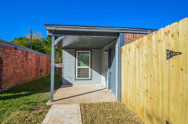 Building Photo - 8607 Bart Ln