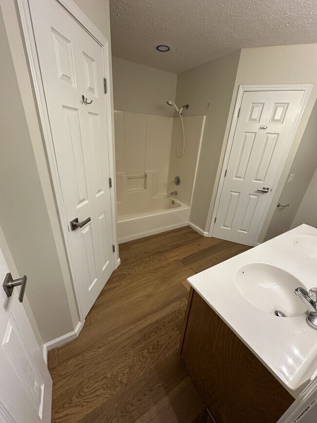 Building Photo - 118 Merlin Dr