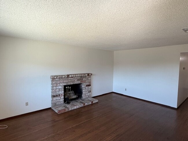 Building Photo - 3-Bedroom Single Family Home in PInole