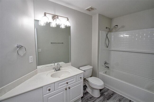 Building Photo - 2210 Orchard Park Cir NW