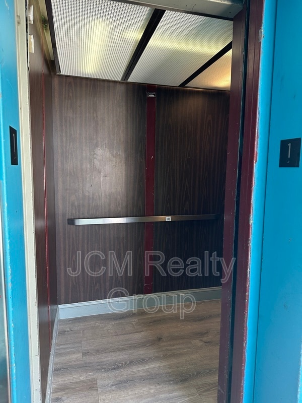 Building Photo - 191 N Common St