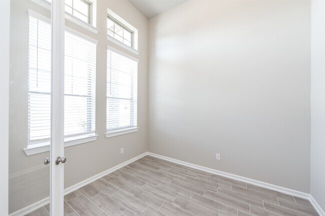 Building Photo - 4031 Maple Glen Dr