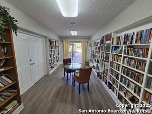 Building Photo - 8401 N New Braunfels Ave