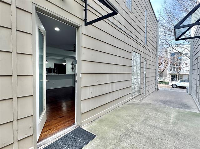 Building Photo - 4134 Travis St