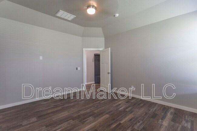 Building Photo - 3141 SE 35th St