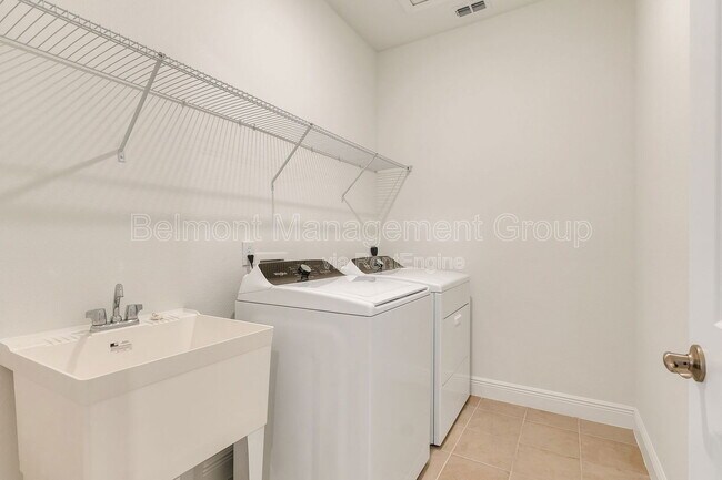 Building Photo - 1141 British Cir