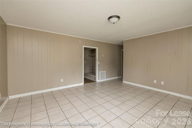 Building Photo - 145 Brentwood Dr