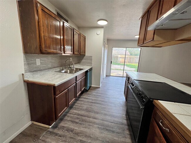 Building Photo - 24315 Beef Canyon Dr