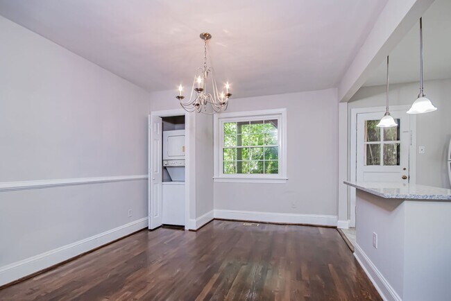 Building Photo - 3916 Stuart Ave