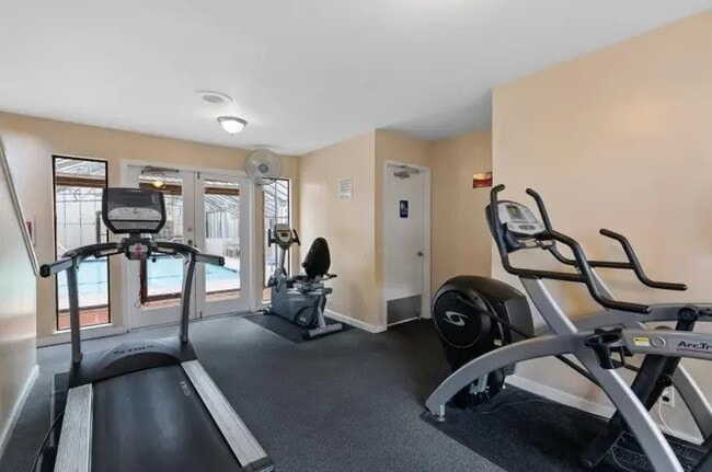 Building Photo - 1919 Alameda de las Pulgas