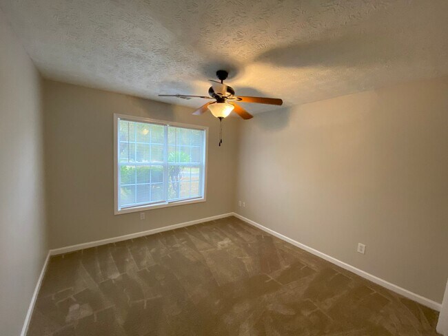 Building Photo - 4343 Grey Park Dr NE