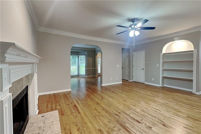 Building Photo - 811 Springdale Crossing