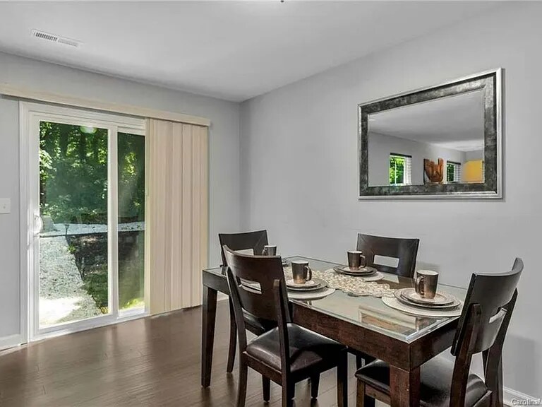 Building Photo - 1635 Hooper Court