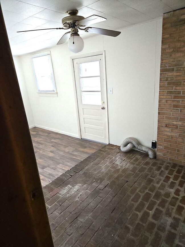 Building Photo - Spacious 3-bedroom single-family home in Chambersburg Borough