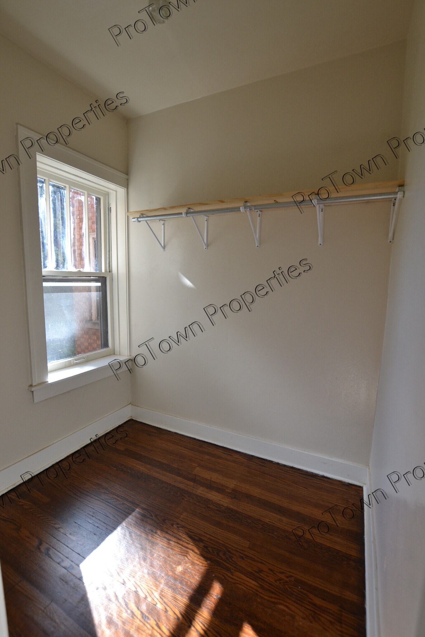 Building Photo - 757 Jasper St