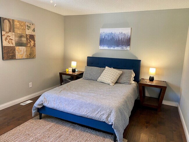 Building Photo - 2000 Quiet Stream Dr