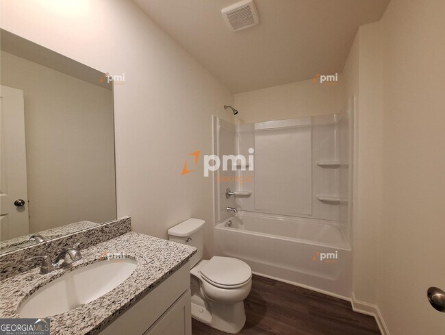 Building Photo - 313 Gazebo Dr